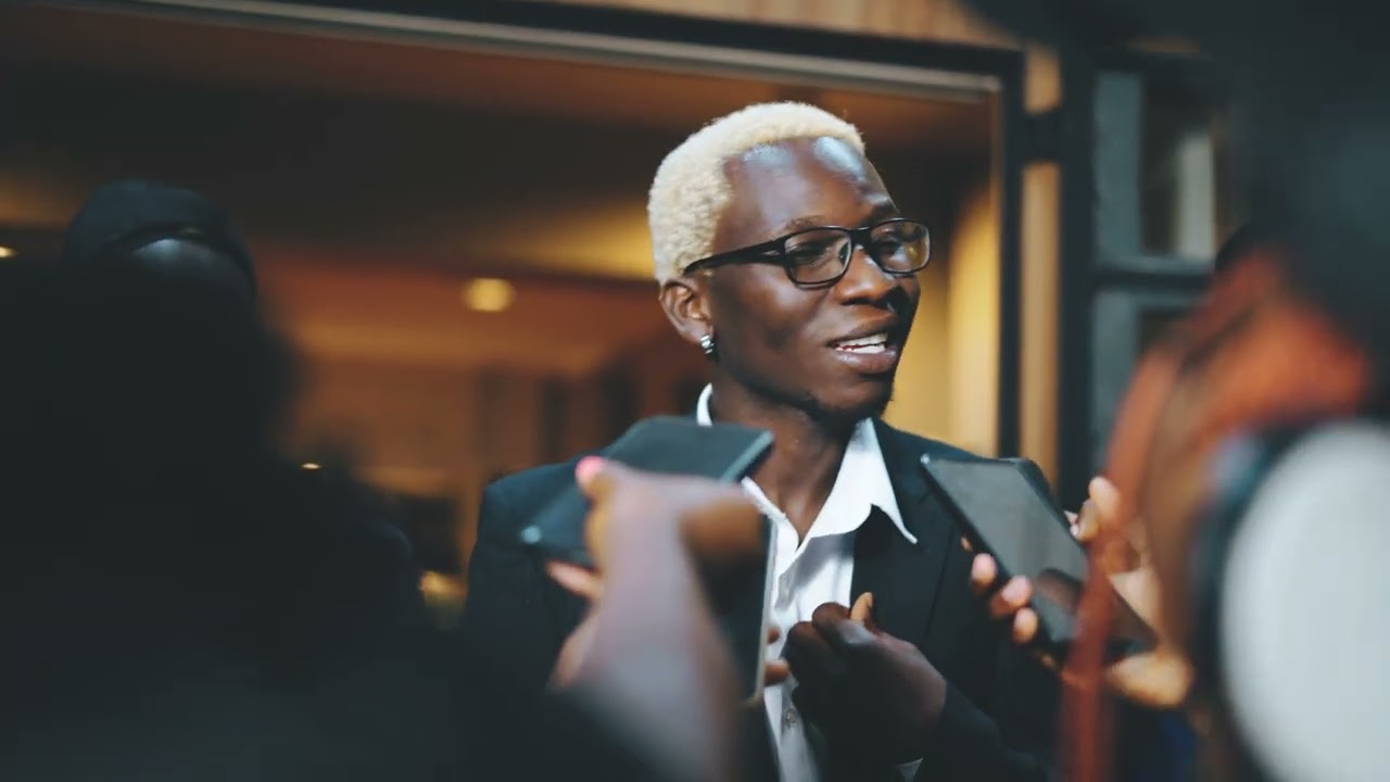 Black Nina – Molalo Black Nina – Molalo