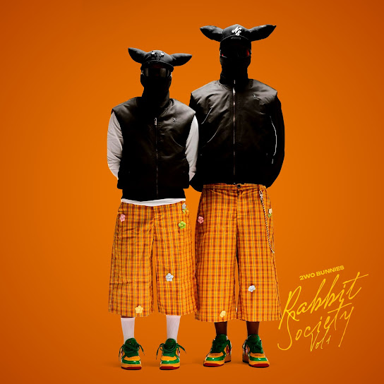 2woBunnies, Uncool MC & Poco Lee – Busiswa 2woBunnies, Uncool MC & Poco Lee – Busiswa