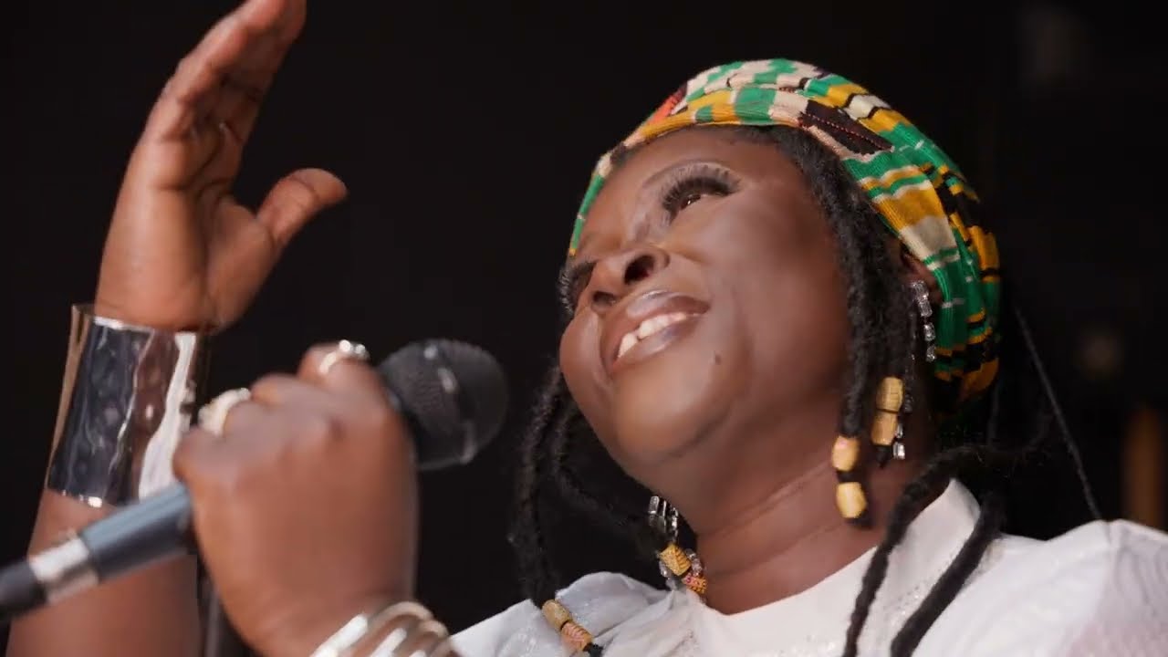 Esther Smith – Yesu Meda Wase Esther Smith – Yesu Meda Wase